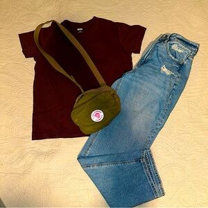 American Eagle light blue jeans 🩵